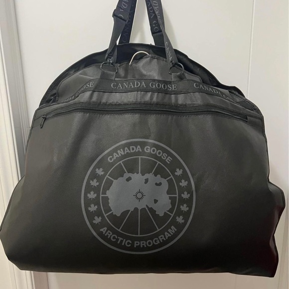 (SOLD)Canada Goose Maitland Parka - Picture 4 of 5